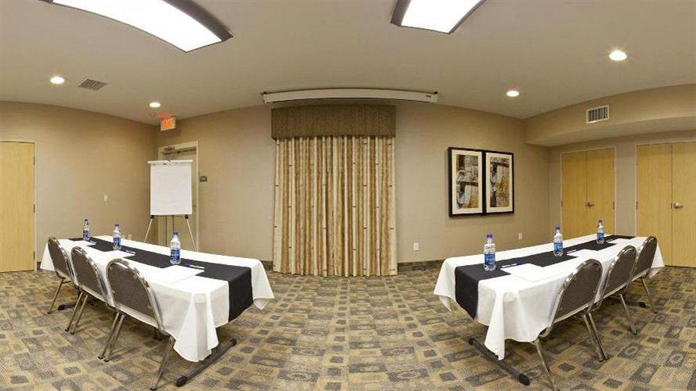 Holiday Inn Express & Suites Amarillo By Ihg Exterior photo