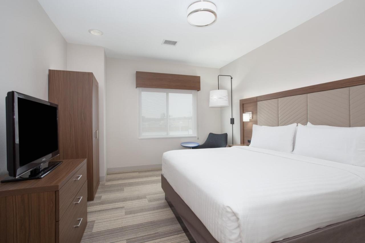 Holiday Inn Express & Suites Amarillo By Ihg Exterior photo
