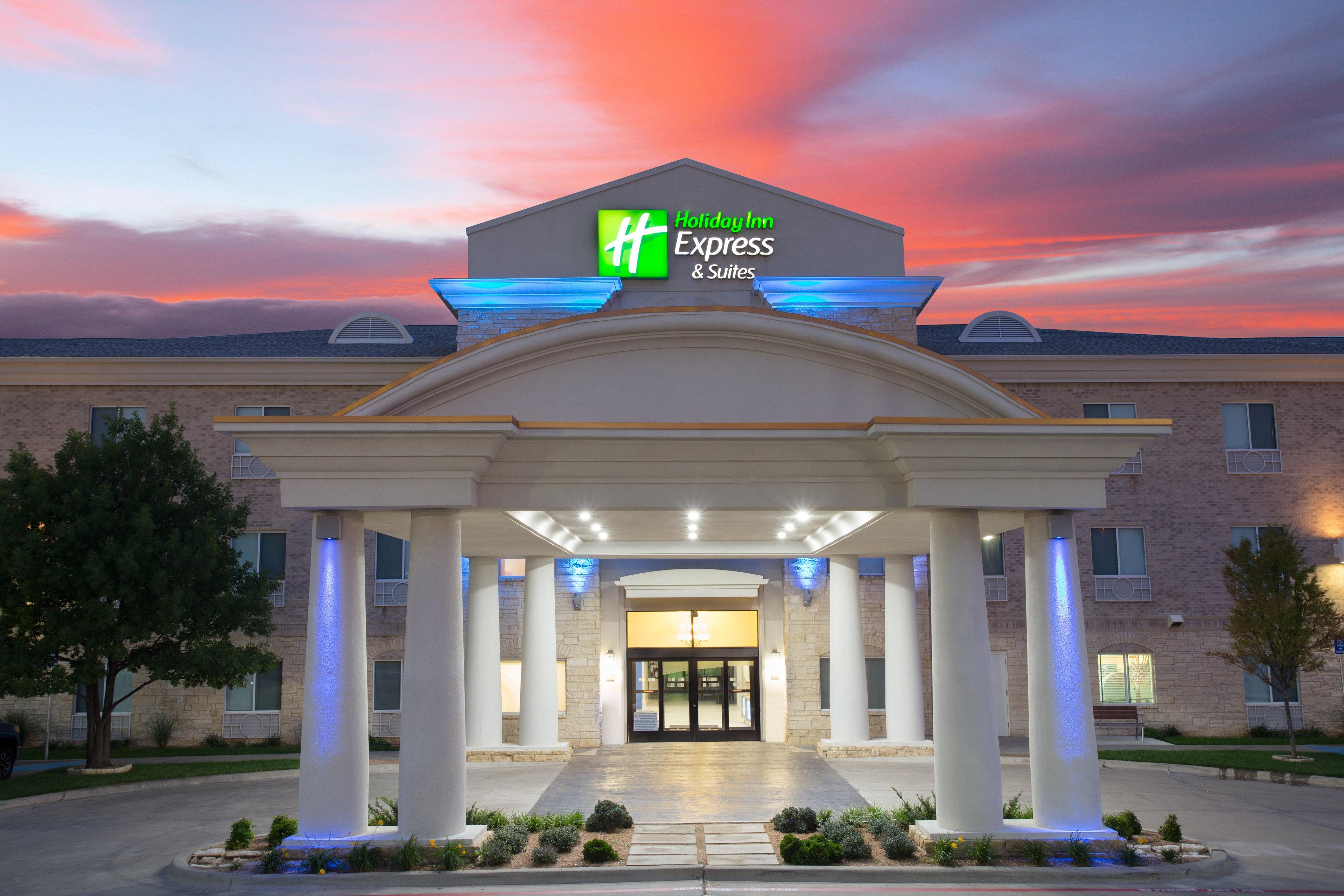 Holiday Inn Express & Suites Amarillo By Ihg Exterior photo