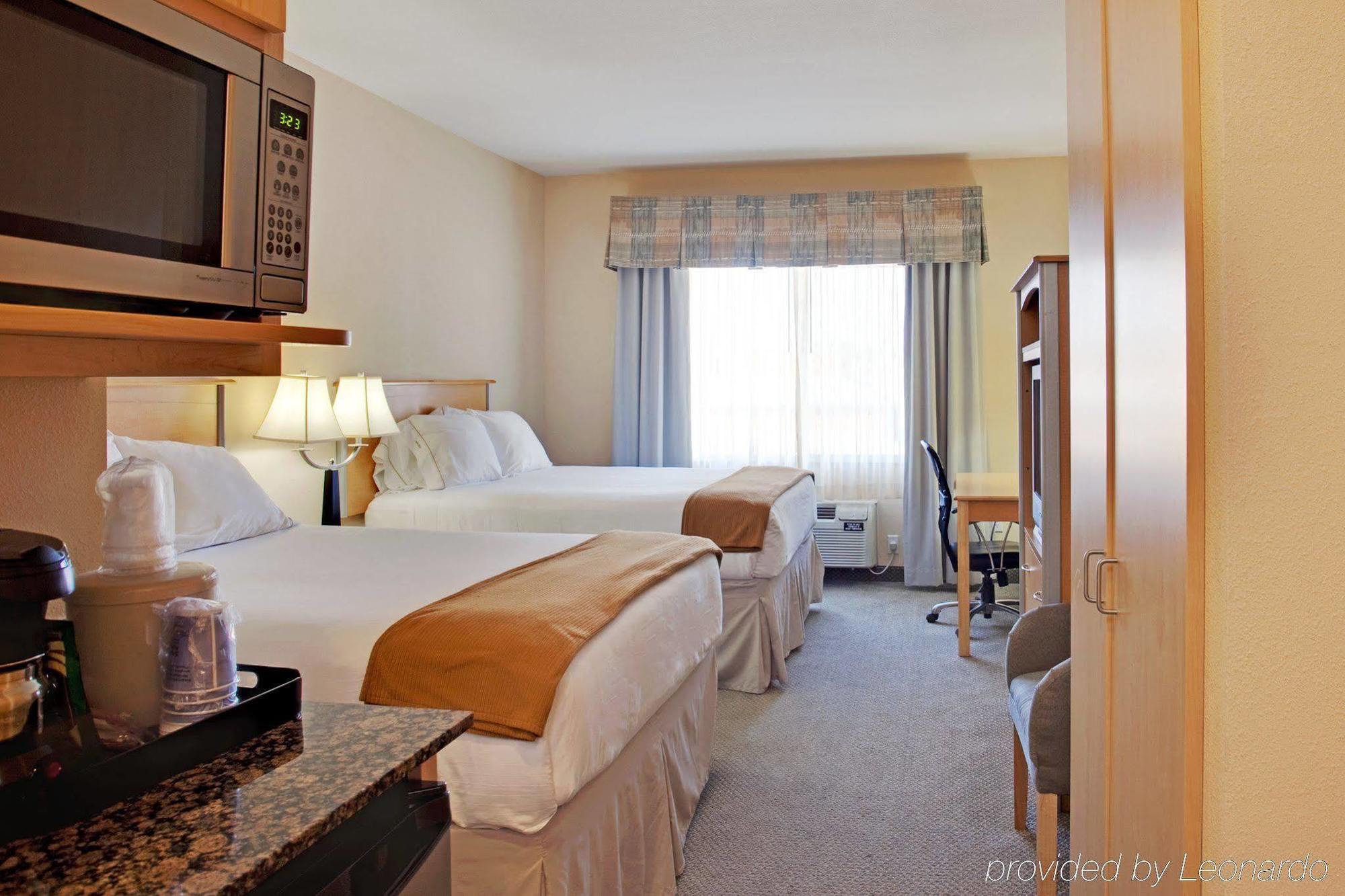 Holiday Inn Express & Suites Amarillo By Ihg Room photo