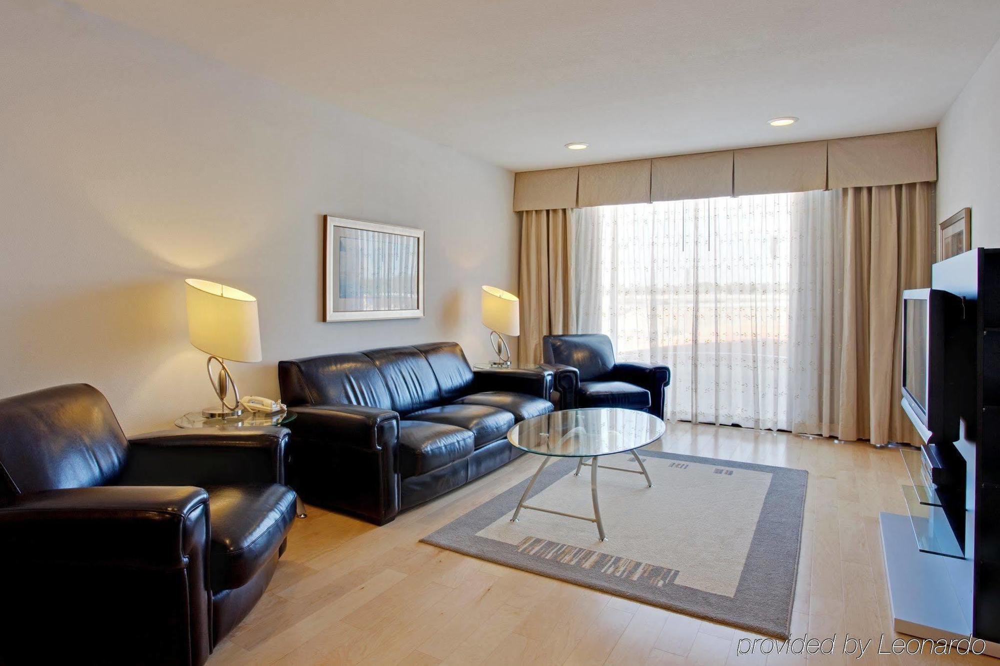 Holiday Inn Express & Suites Amarillo By Ihg Room photo